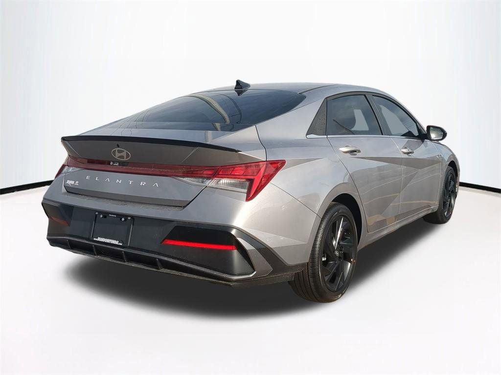 New 2026 Hyundai Elantra SEL Sport image 5