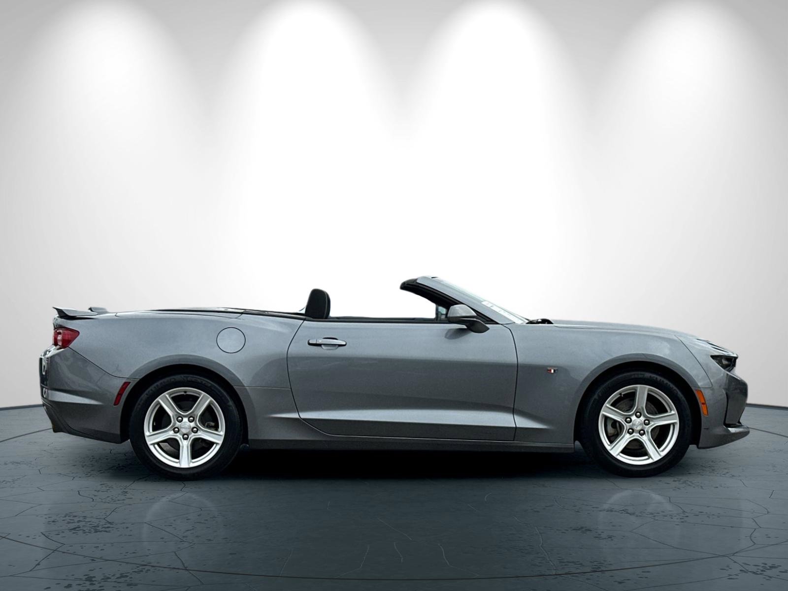 Used 2020 Chevrolet Camaro LT image 3