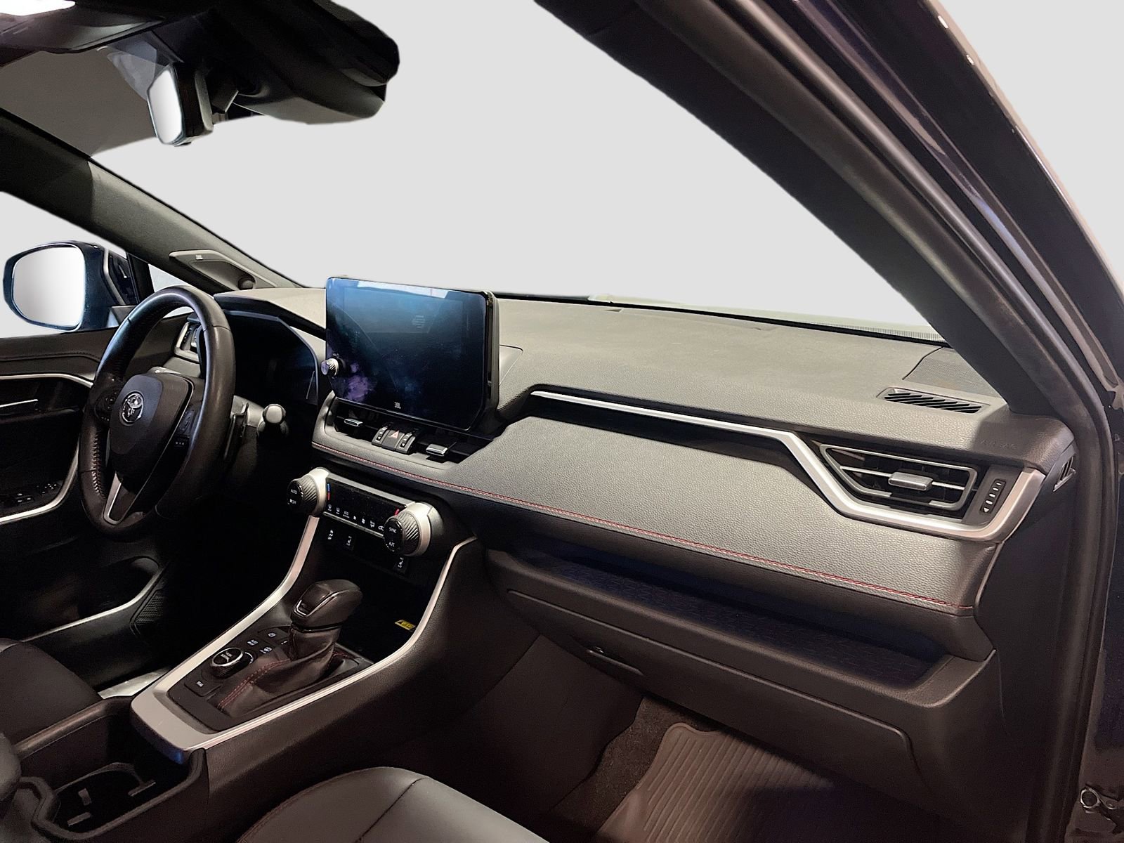 Used 2024 Toyota RAV4 XSE w/ Weather Package image 32