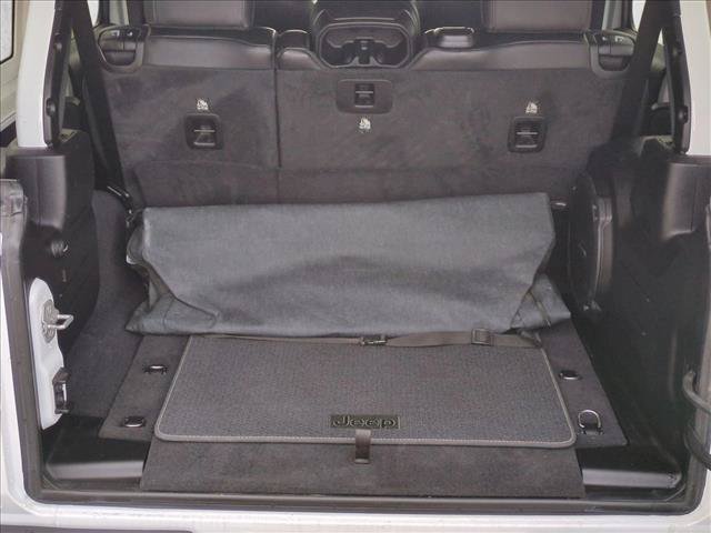 Used 2021 Jeep Wrangler Unlimited Sahara AWD/4WD image 6