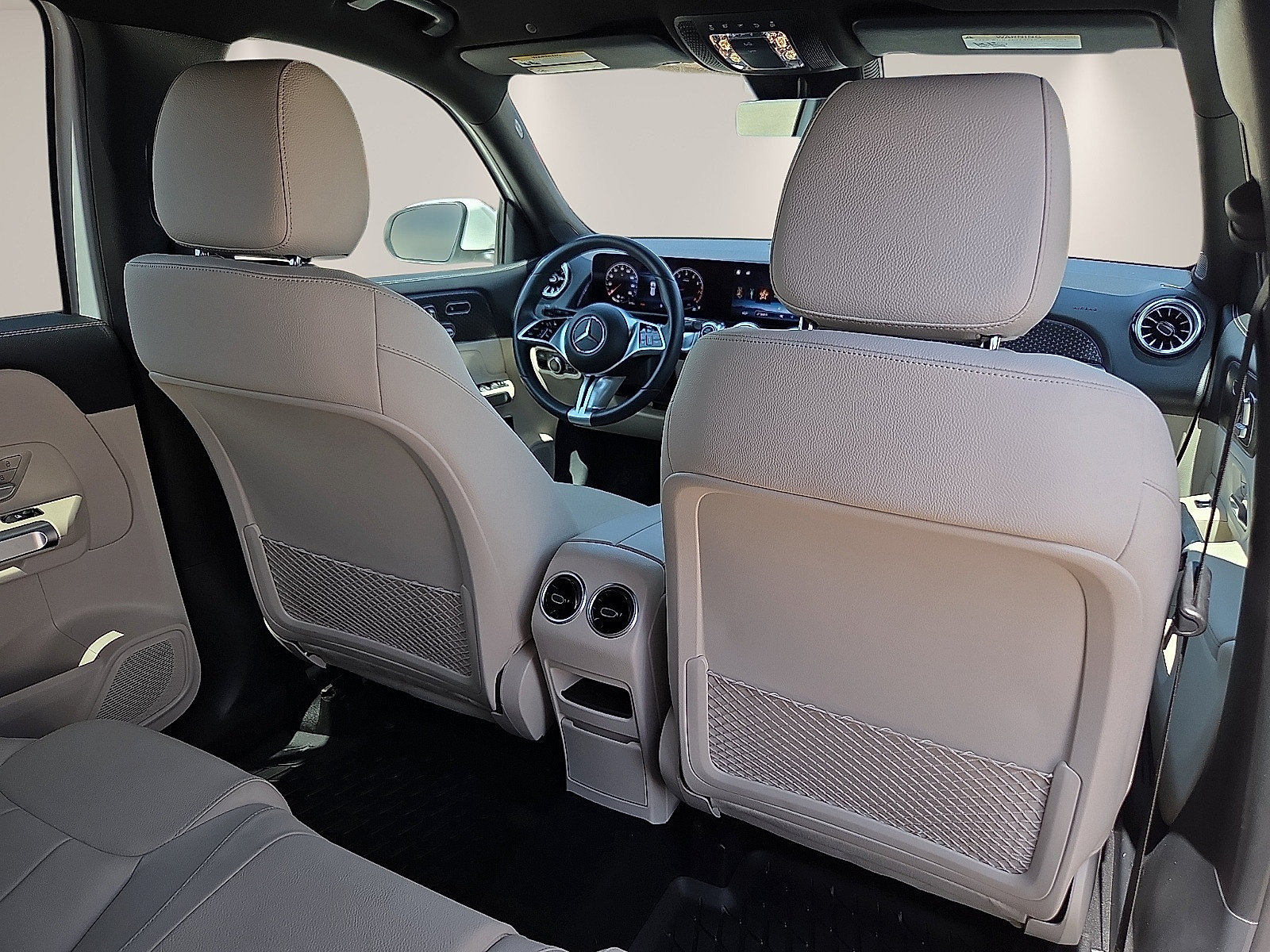 Used 2024 Mercedes-Benz GLB 250 image 10