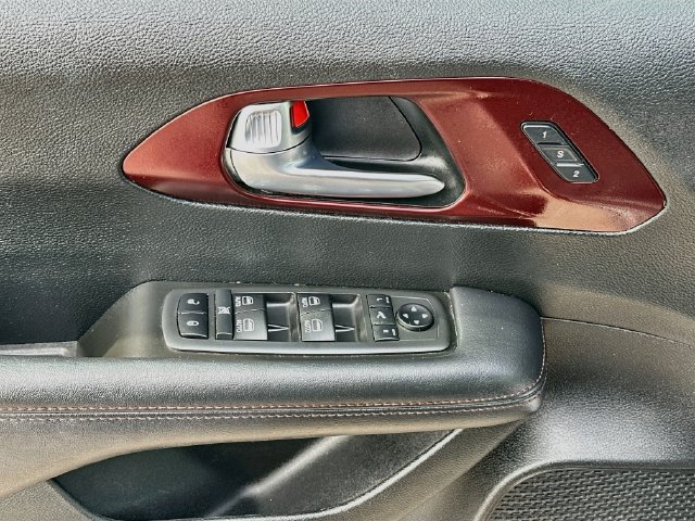 Used 2020 Chrysler Pacifica Limited FWD image 18