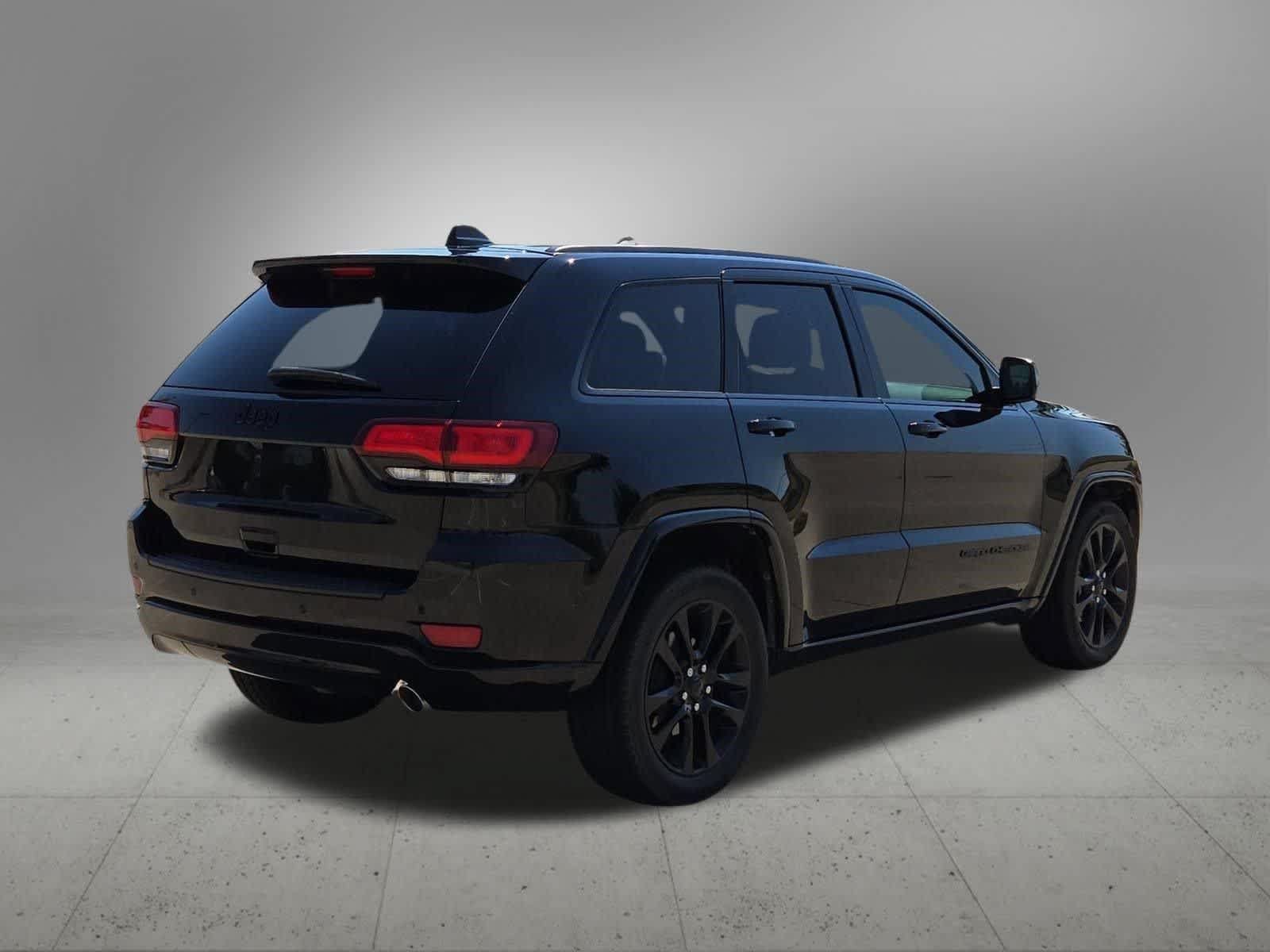 Used 2019 Jeep Grand Cherokee Altitude RWD image 6
