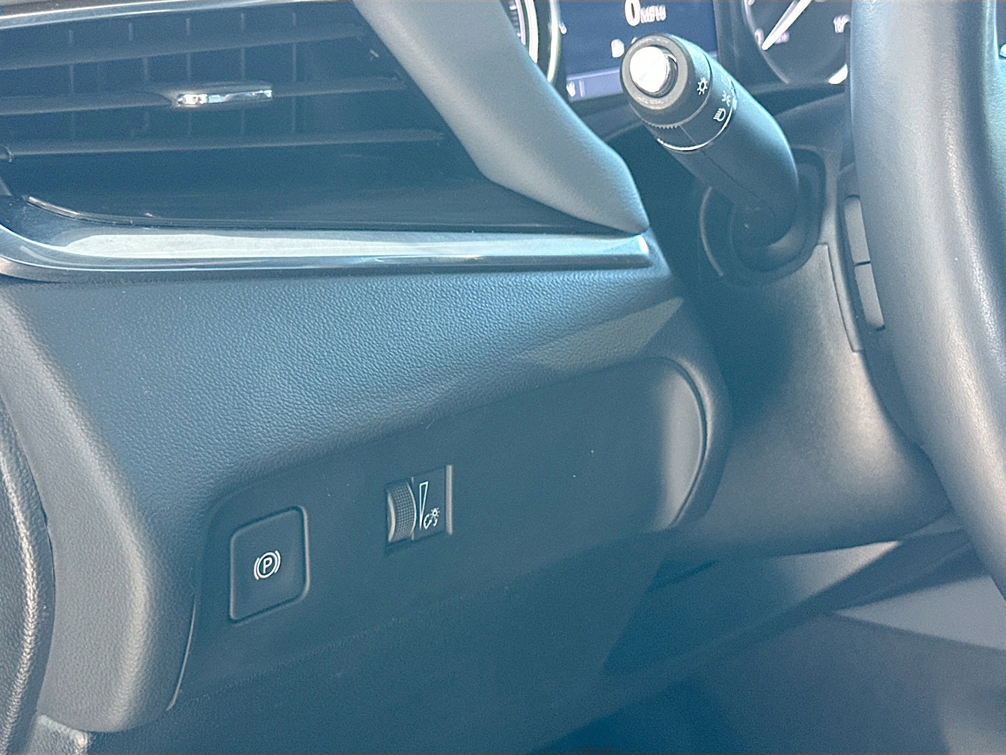 Used 2024 Buick Enclave Essence w/ Sport Touring Edition image 10