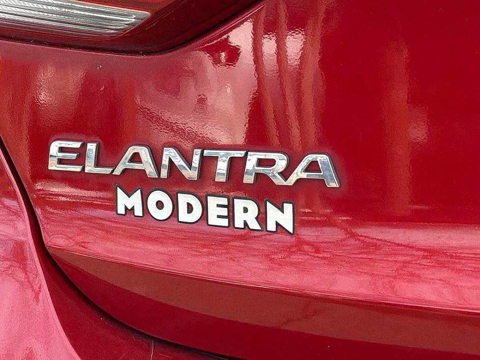 Used 2017 Hyundai Elantra Limited image 26