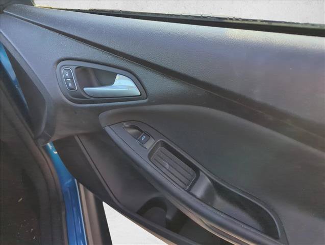 Used 2016 Ford Focus SE FWD image 26
