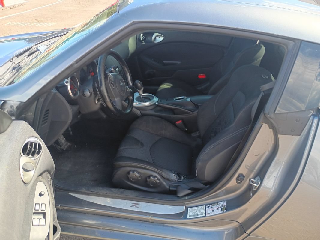 Used 2016 Nissan 370Z Coupe RWD image 11