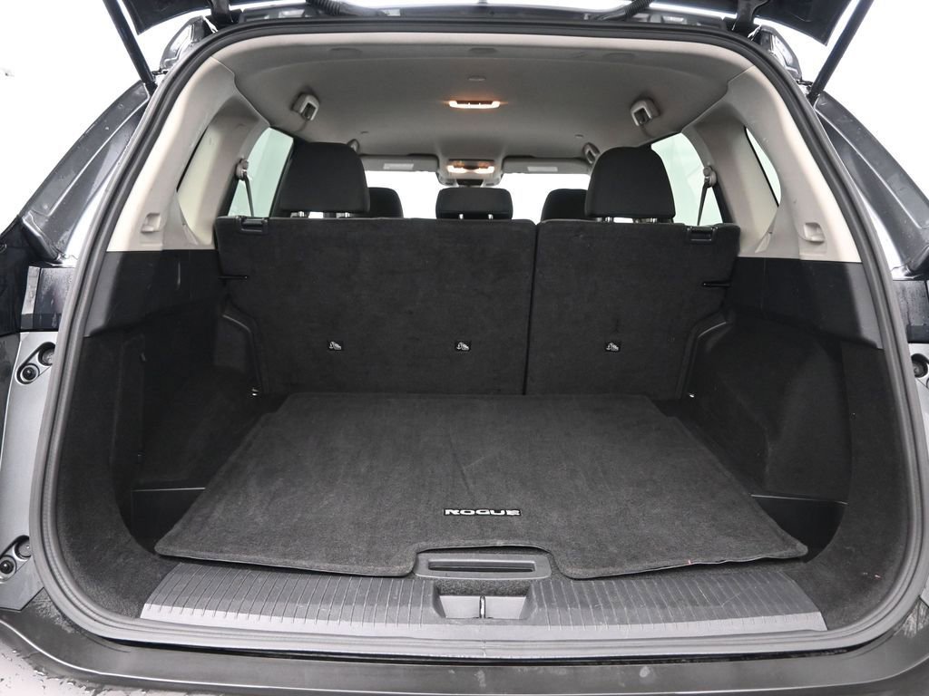 Used 2023 Nissan Rogue SV image 31