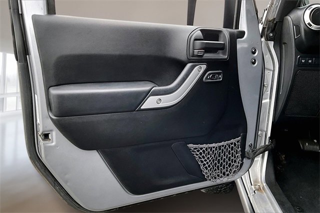 Used 2014 Jeep Wrangler Unlimited Rubicon w/ Dual Top Group image 16