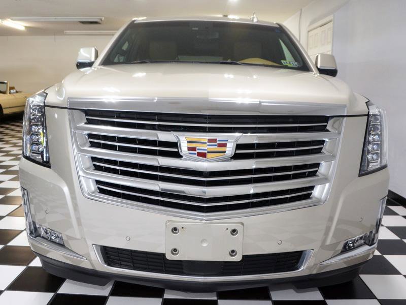 Used 2017 Cadillac Escalade ESV Platinum image 4