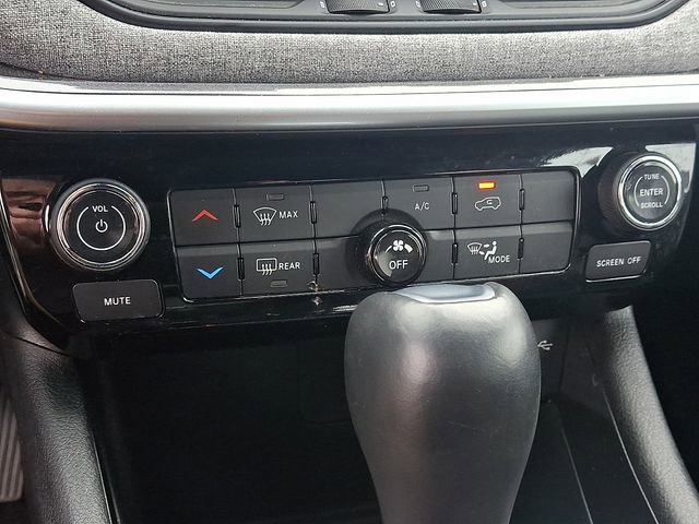 Used 2023 Jeep Compass Latitude image 14