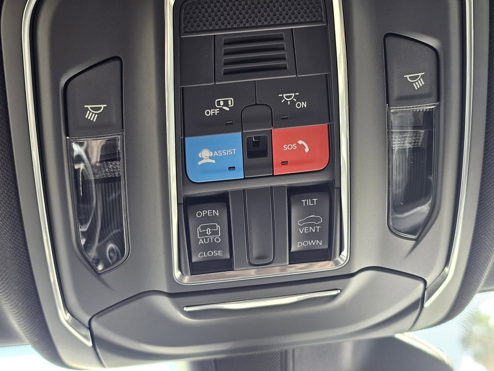 New 2025 Jeep Grand Cherokee L Laredo image 16