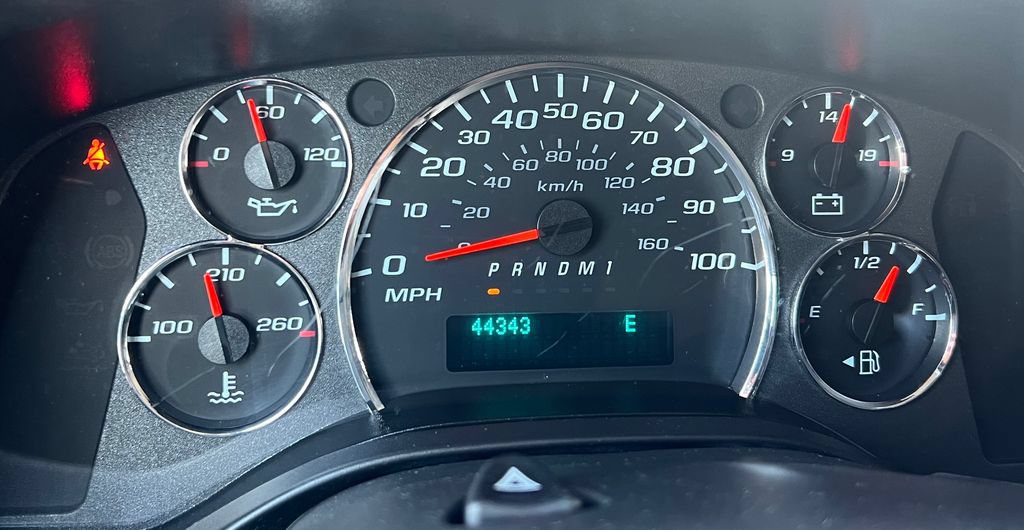 Used 2023 Chevrolet Express 2500 Extended w/ Driver Convenience Package RWD image 26