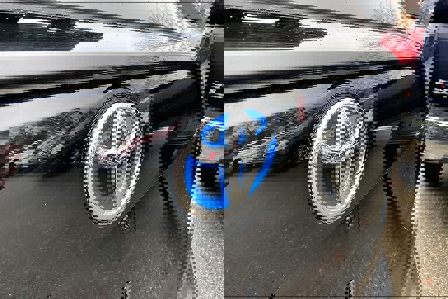 Used 2023 Toyota RAV4 XLE Premium image 30