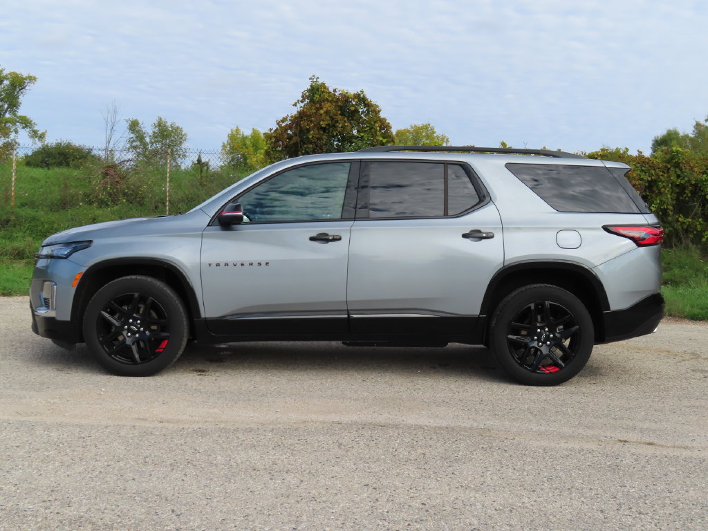Used 2023 Chevrolet Traverse Premier w/ Redline Edition AWD/4WD image 7