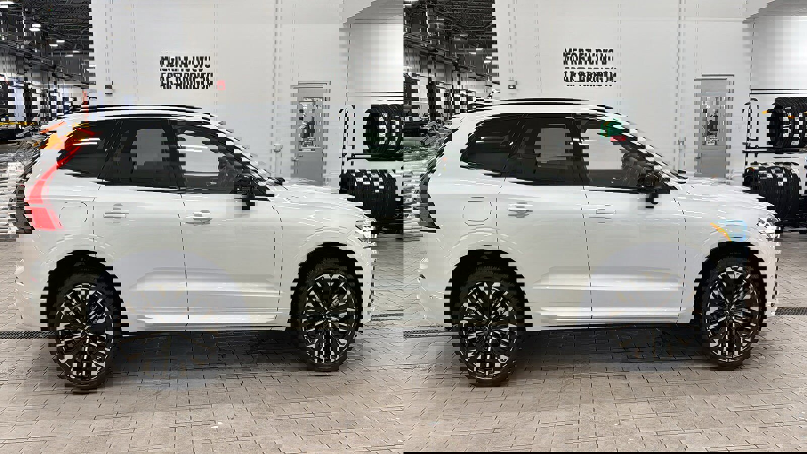 New 2026 Volvo XC60 T8 Ultra w/ Protection Package Premier image 4