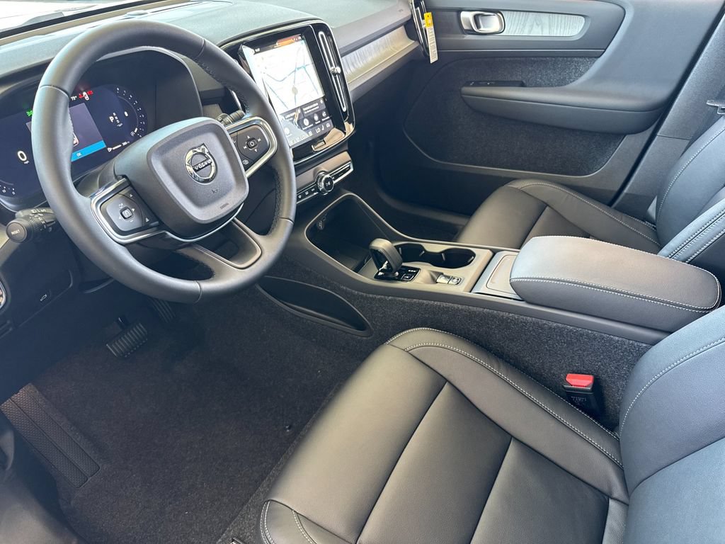 New 2026 Volvo XC40 B5 Core w/ Protection Package Premier AWD/4WD image 9