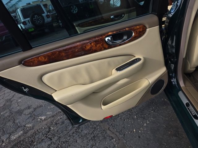 Used 2007 Jaguar XJ8 image 30