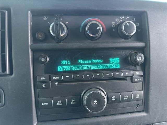 Used 2016 Chevrolet Express 2500 image 30