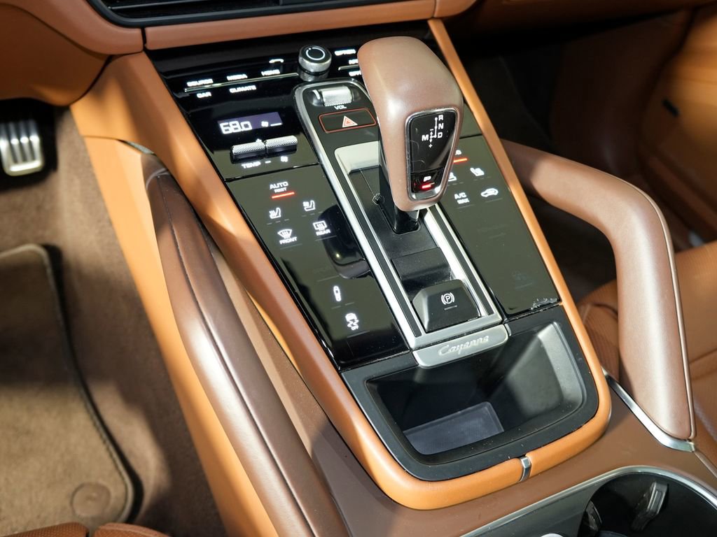 Certified 2023 Porsche Cayenne Turbo AWD/4WD image 33
