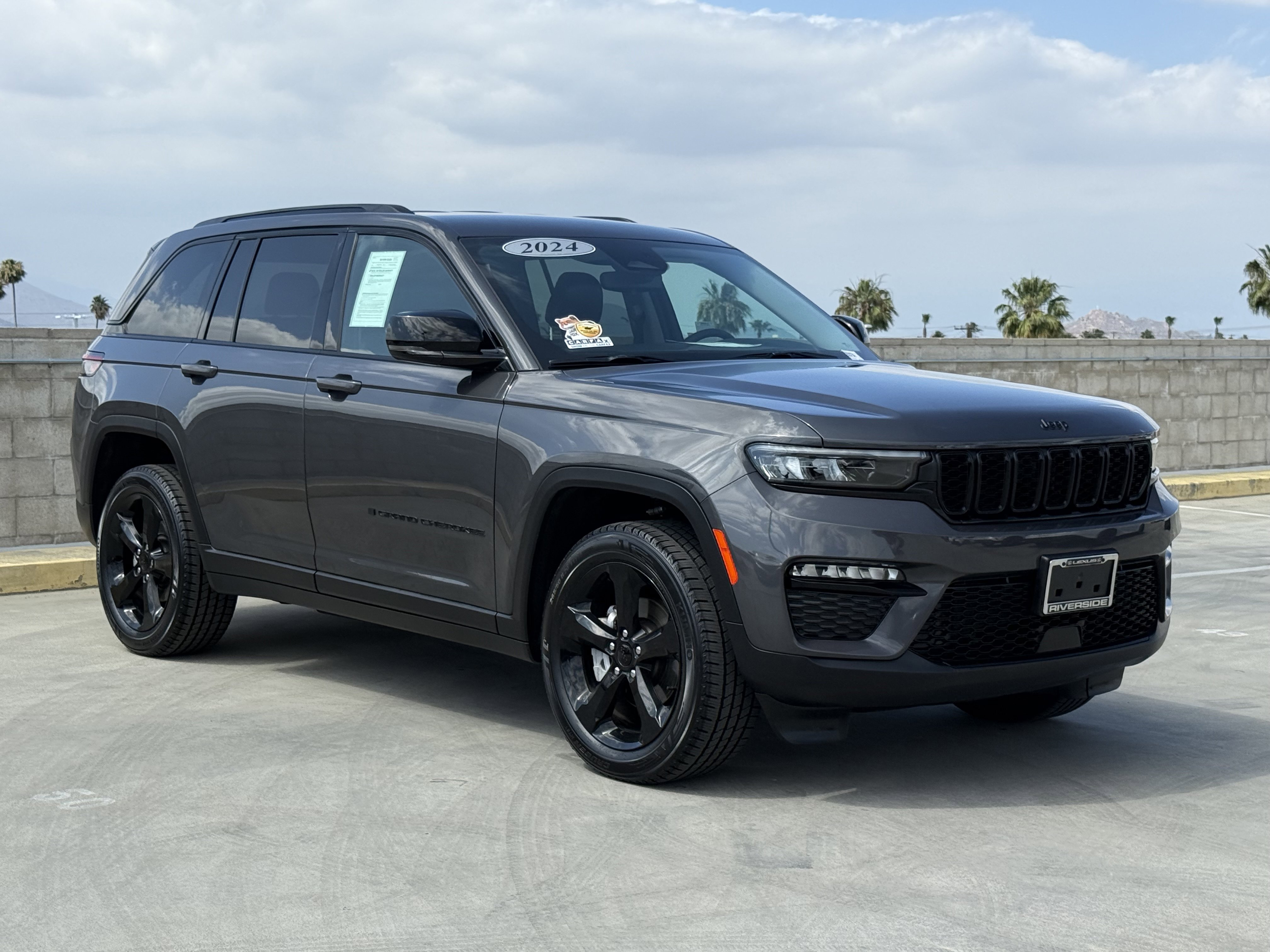 Used 2024 Jeep Grand Cherokee Limited w/ Black Appearance Package RWD image 2