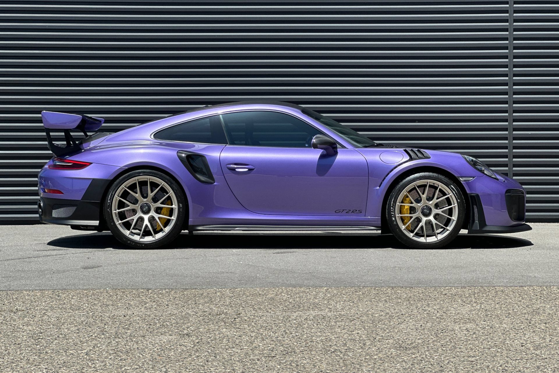 Certified 2018 Porsche 911 GT2 RS RWD image 9