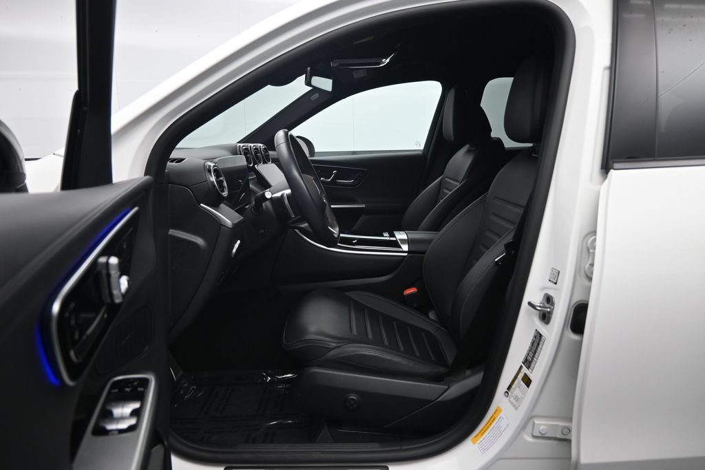 Used 2024 Mercedes-Benz GLC 300 4MATIC image 23