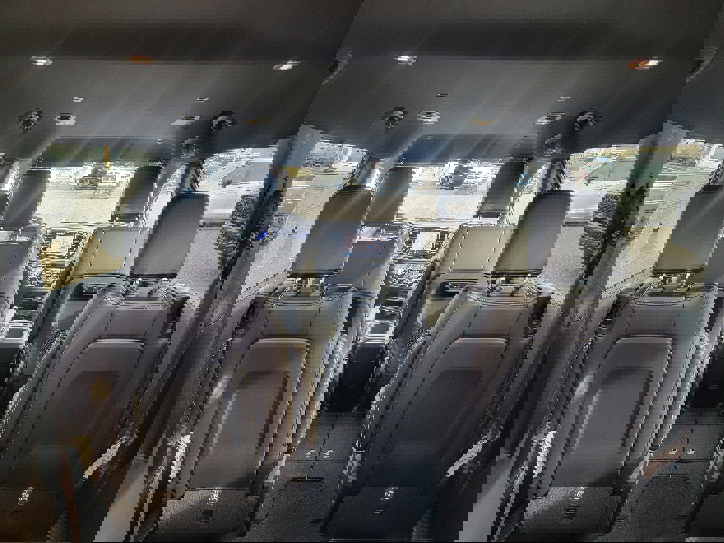 New 2026 Chrysler Pacifica Select w/ S Appearance Package image 12