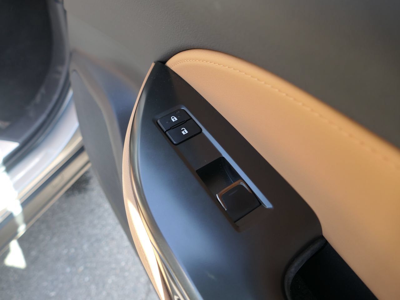 Used 2025 Lexus NX 350h AWD w/ Cold Area Package image 25