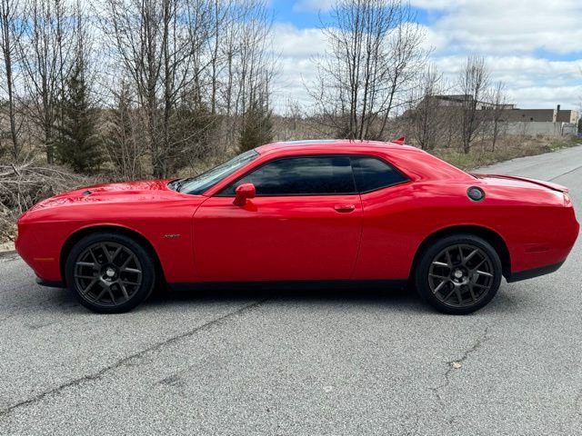 Used 2016 Dodge Challenger R/T w/ Driver Convenience Group image 8