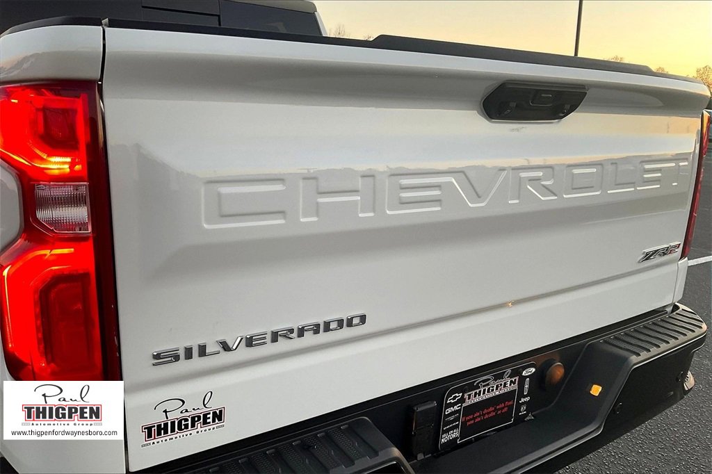 Used 2025 Chevrolet Silverado 2500 LT w/ Convenience Package image 8