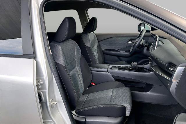 Certified 2023 Nissan Rogue SV FWD image 9