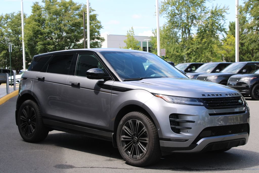 Used 2026 Land Rover Range Rover Evoque Dynamic SE AWD/4WD image 3