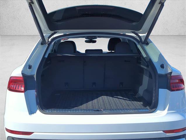 Used 2020 Audi Q8 Premium Plus image 7