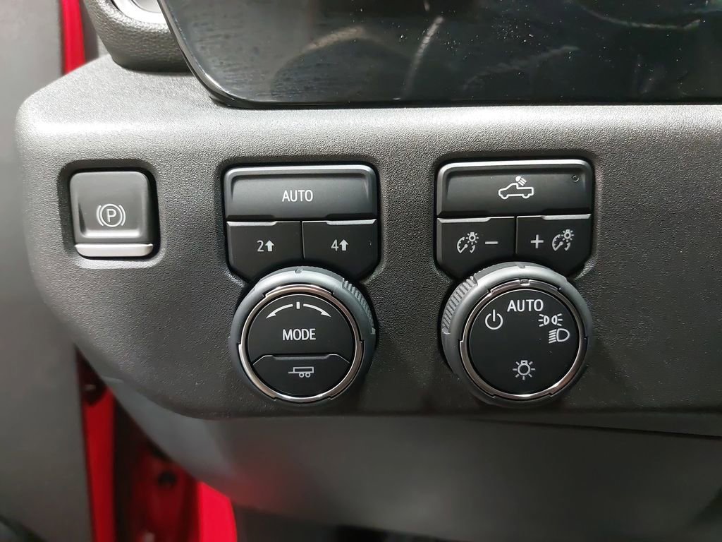 Used 2023 Chevrolet Silverado 1500 LT image 48