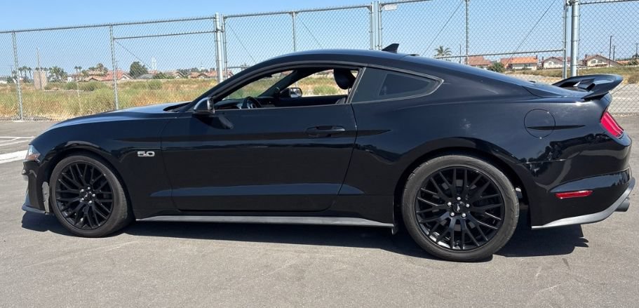 Used 2020 Ford Mustang GT Premium w/ GT Performance Package RWD image 8