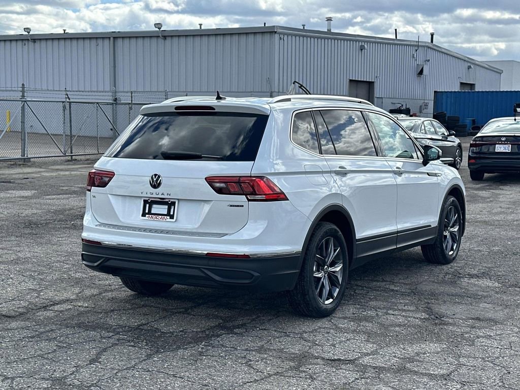 Certified 2023 Volkswagen Tiguan SE w/ Panoramic Sunroof Package image 4
