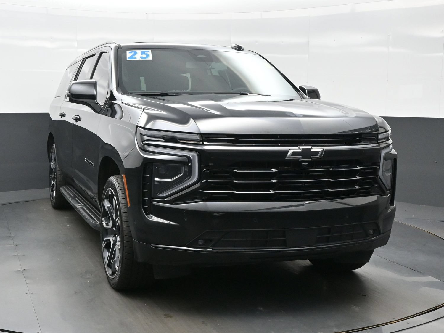 Used 2025 Chevrolet Suburban RST w/ RST Capability Package AWD/4WD image 11