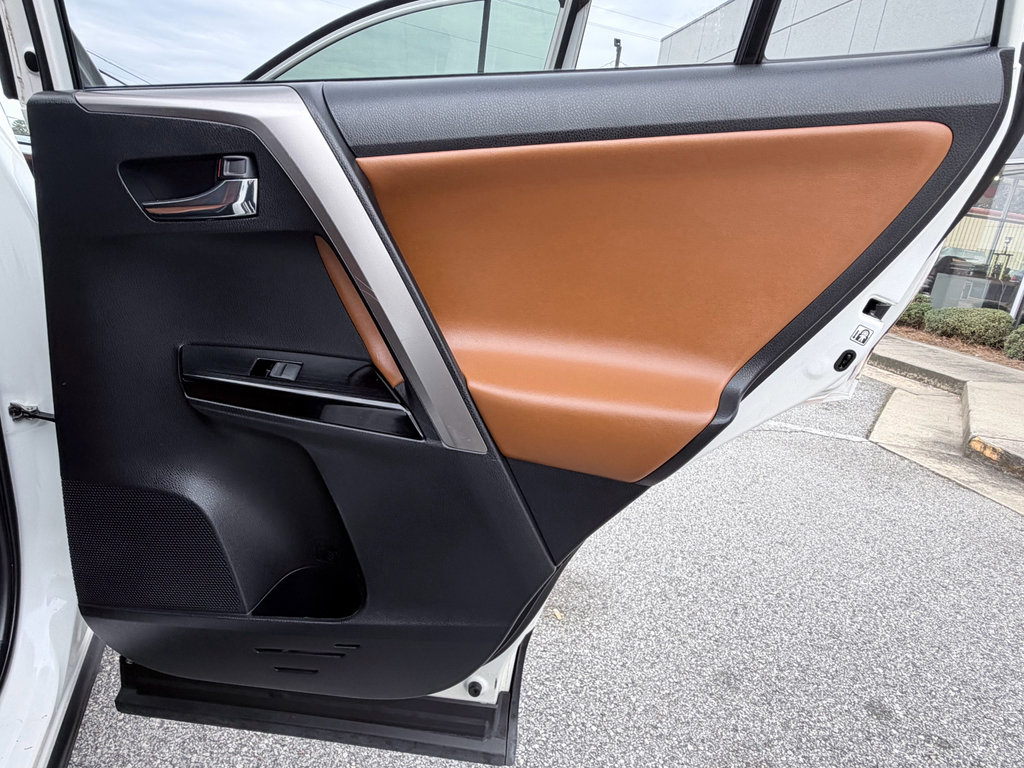 Used 2018 Toyota RAV4 Limited image 30