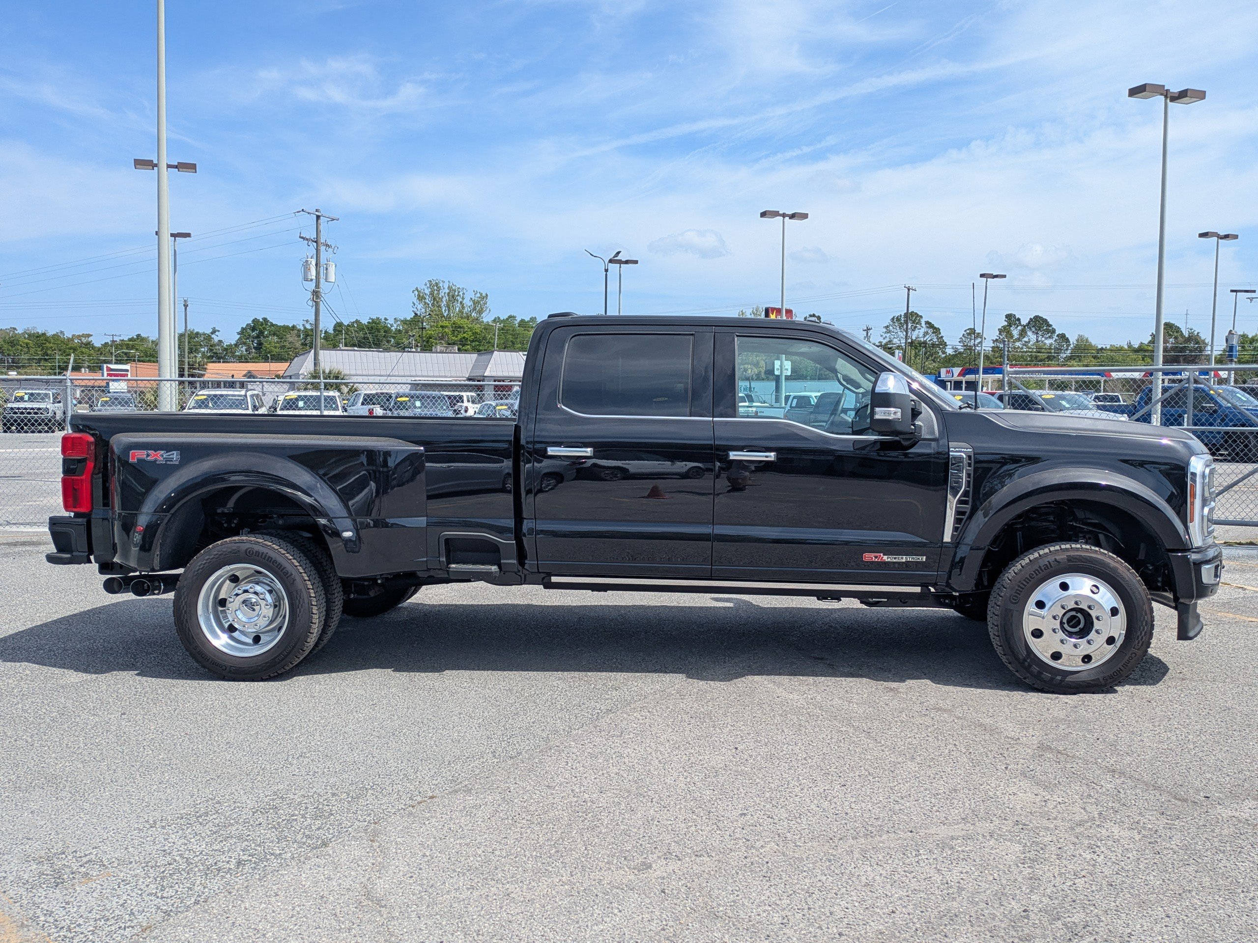 Used 2026 Ford F450 Platinum w/ Platinum Plus Package AWD/4WD image 3