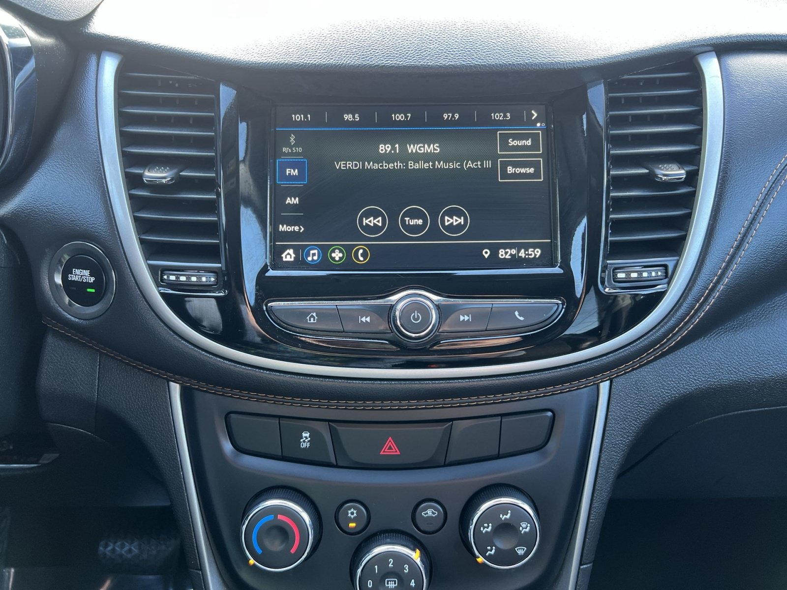 Used 2019 Chevrolet Trax LT w/ LT Convenience Package FWD image 18