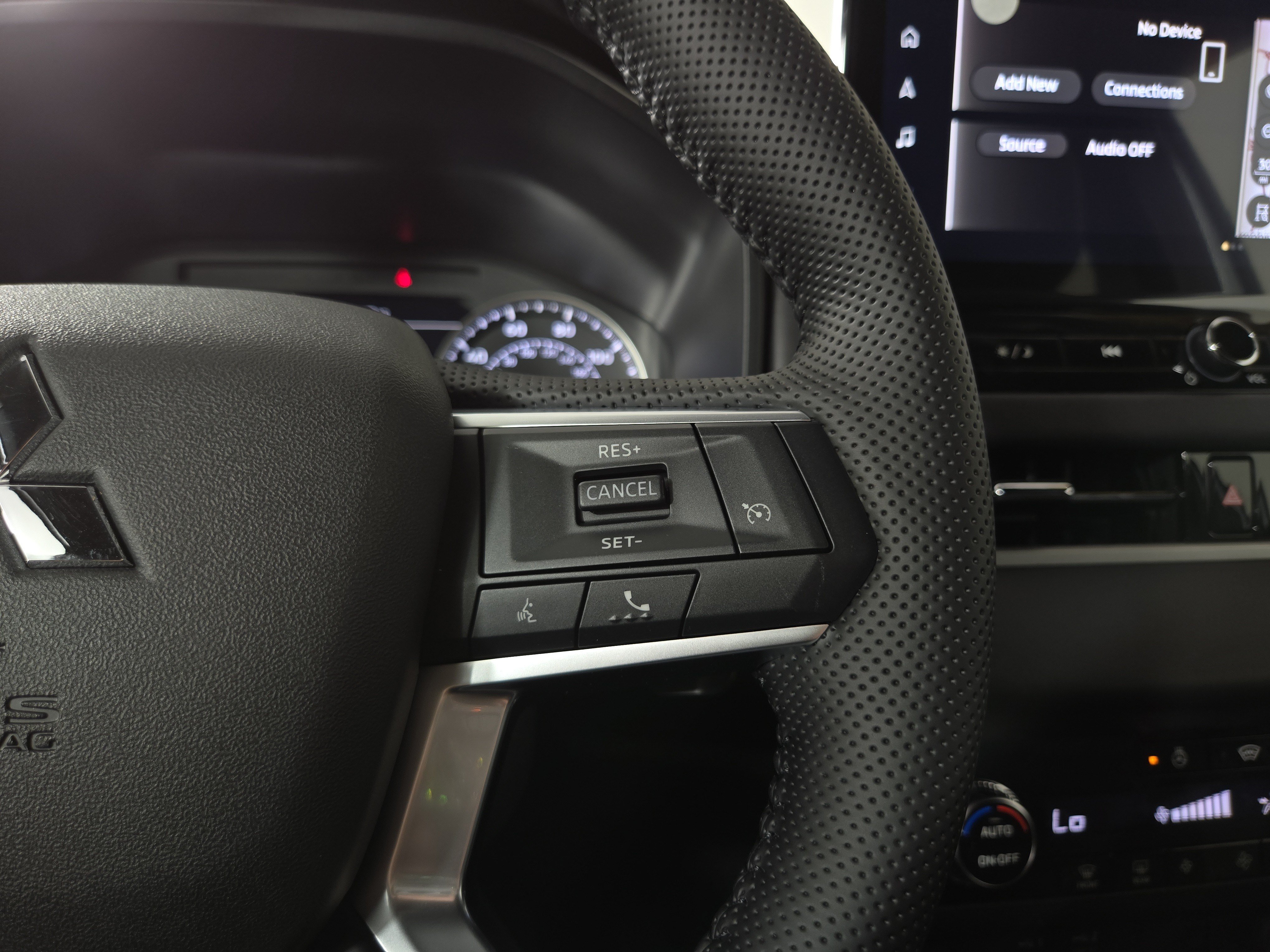New 2026 Mitsubishi Outlander LE AWD/4WD image 16