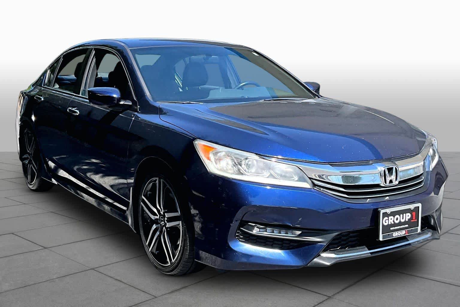 Used 2017 Honda Accord Sport image 3