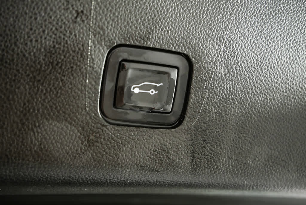 Used 2019 Chevrolet Traverse Premier w/ Driver Confidence II Package image 37