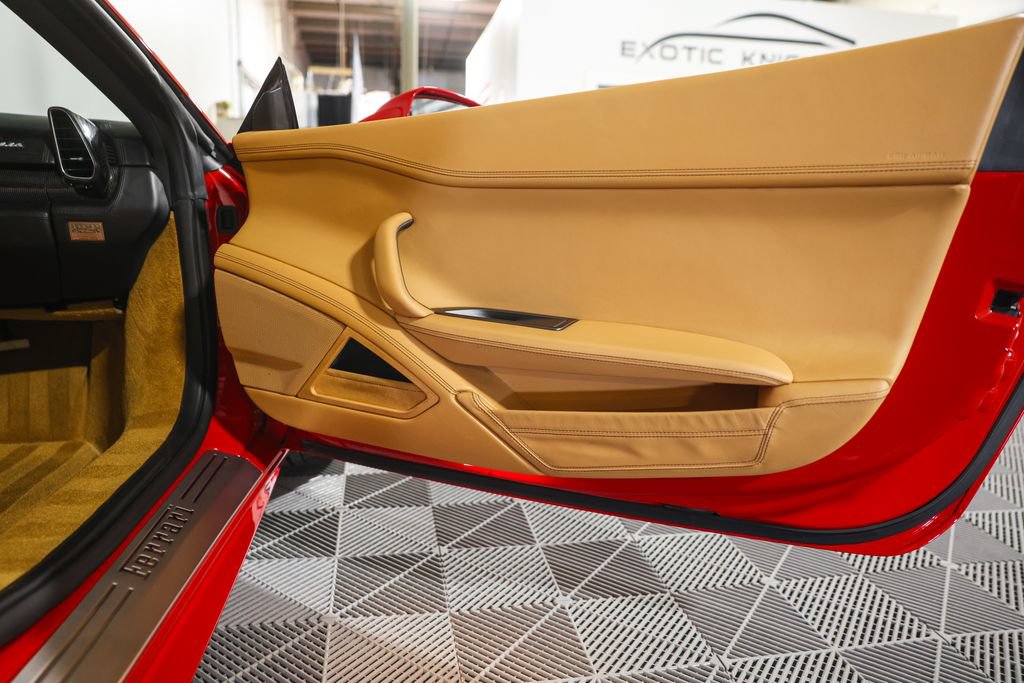 Used 2010 Ferrari 458 Italia Coupe RWD image 27