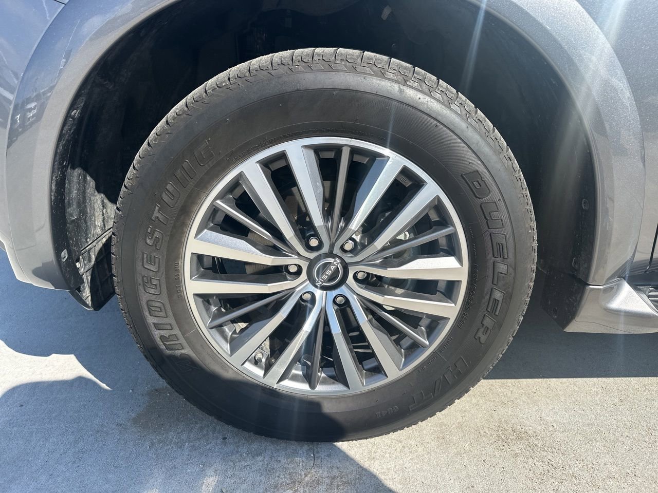 Used 2024 Nissan Armada SL w/ Captain's Chairs Package image 7