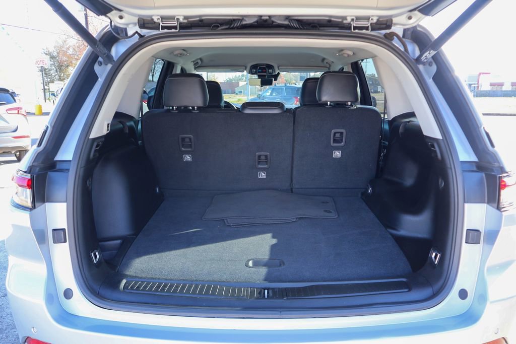 Used 2023 Jeep Grand Cherokee Limited w/ Luxury Tech Group II image 25