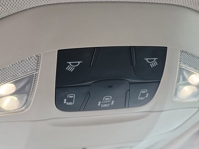 Used 2017 Chrysler Pacifica Touring image 26