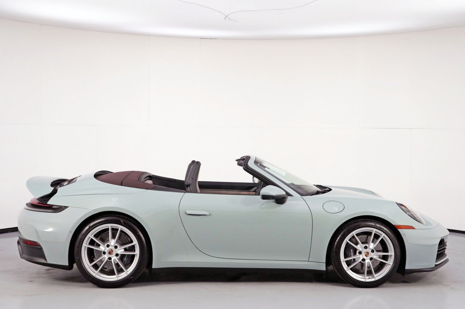Used 2025 Porsche 911 Carrera RWD image 52