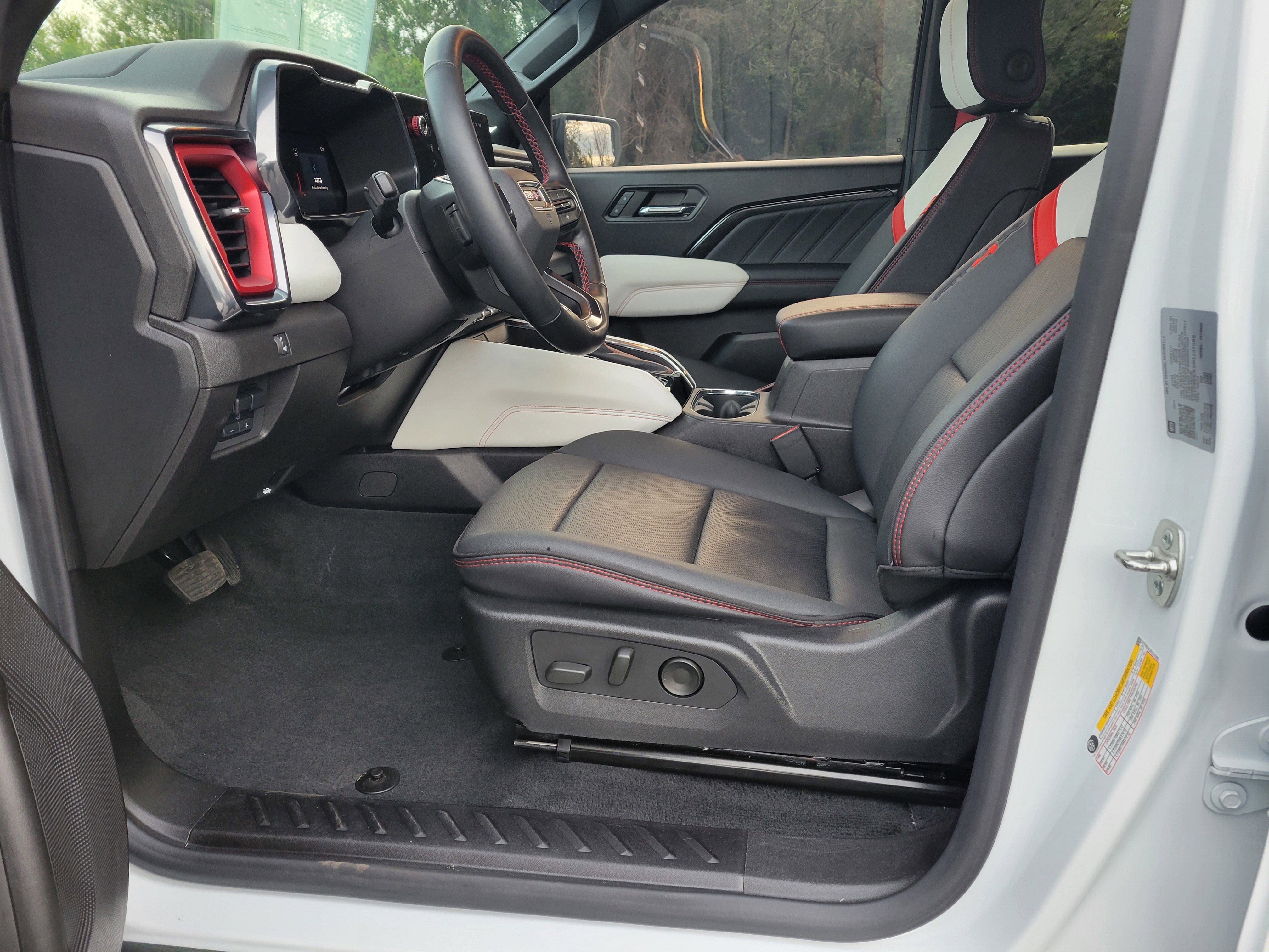 Certified 2024 GMC Canyon AT4X image 37